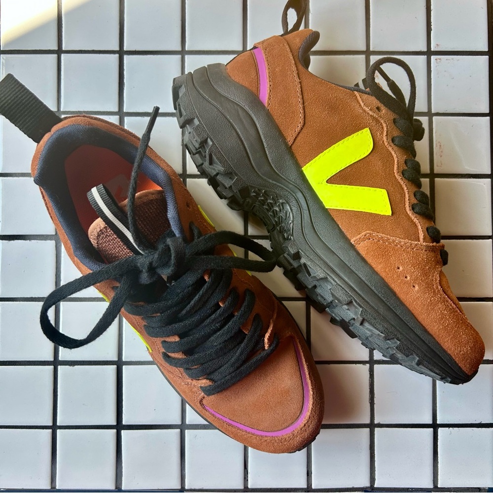 Veja Venturi Sneakers in Brown Suede / Pink / Neon sz EU 40 / 9